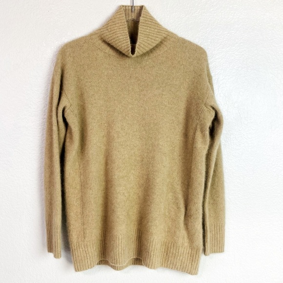 C.T. Plage Camel Raccoon Fox Turtle Neck Pullover Size 4 - Picture 2 of 7
